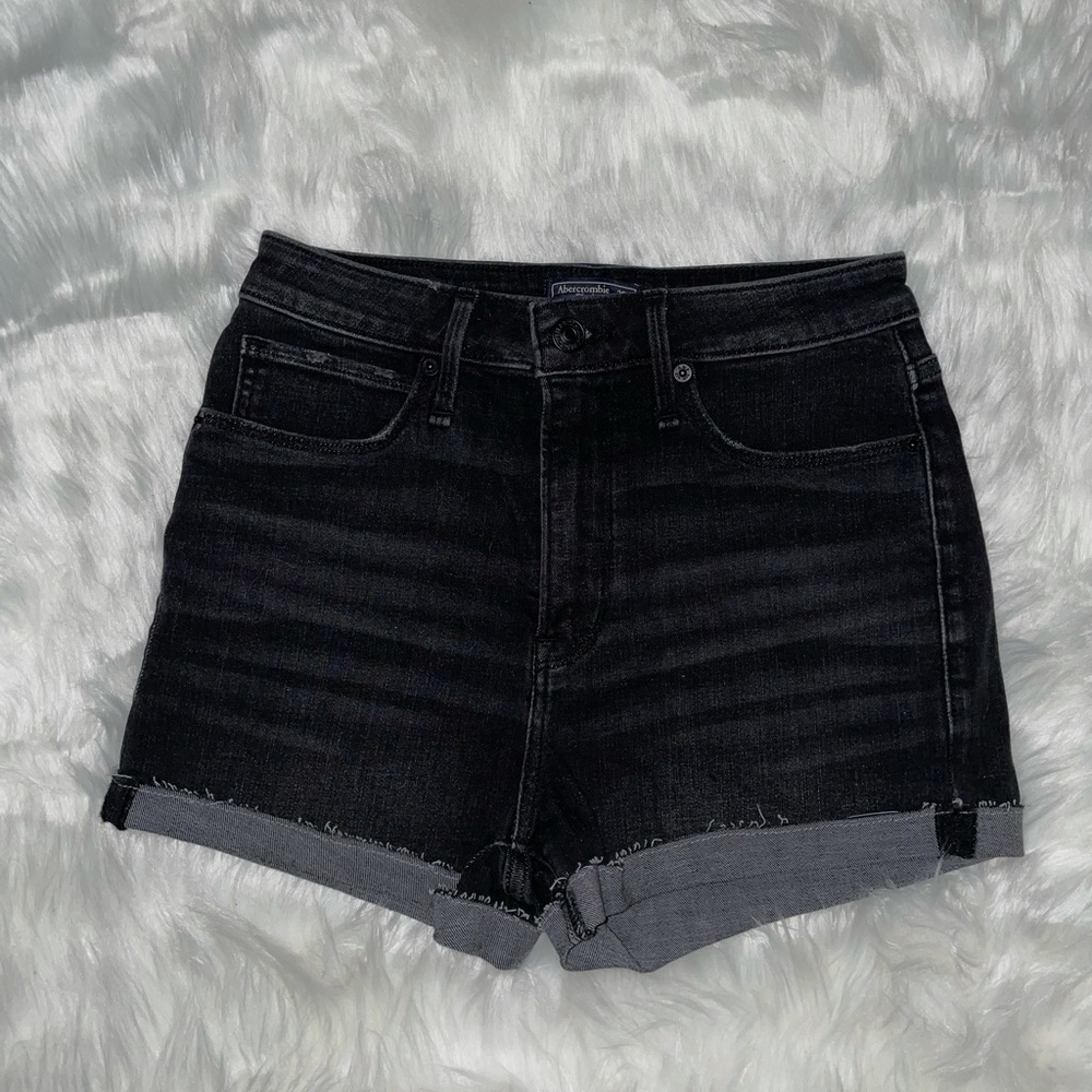 High waisted Abercrombie jean shorts ❤️